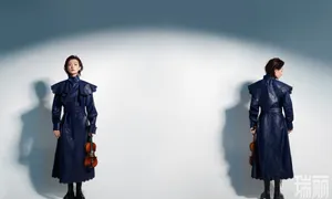 万茜超酷侧颜杀酷黑套装珍珠眼妆写真图片_8