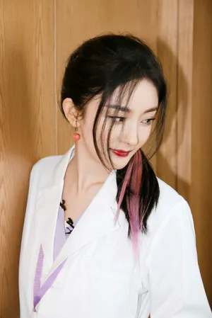 杨幂粉色挑染马尾写真图片_2