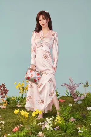 杨紫粉色繁花悠扬甜美夏日写真图片_2