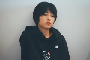 张子枫短发私服俏丽写真图片_1