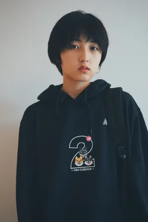 张子枫短发私服俏丽写真图片_2