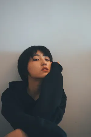 张子枫短发私服俏丽写真图片_4