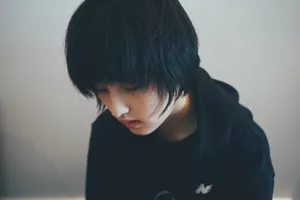 张子枫短发私服俏丽写真图片_7
