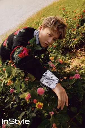 刘雨昕田野帅气多变新颖俊朗写真图片第8张