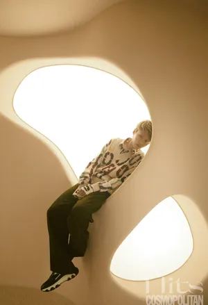 刘雨昕金丝眼镜甜酷写真图片第3张