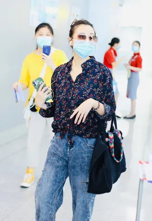 阿朵印花衬衫复古精致悠闲随性机场照图片