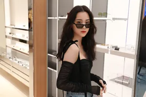 欧阳娜娜酷美清凉街拍写真图片
