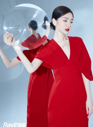 毛晓彤性感红裙写真图片_6