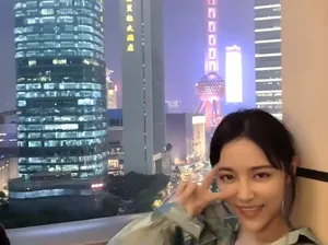 许佳琪生日开心庆祝甜美可爱自拍图片_4