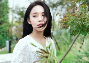 张佳宁白T清新甜美写真图片_3