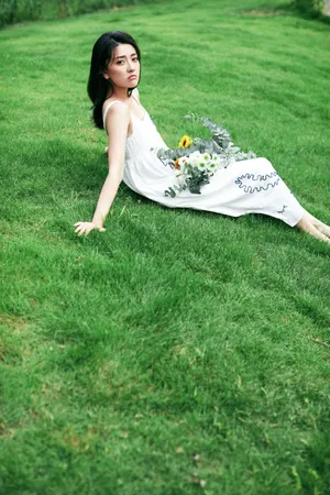 梁洁夏日清新胶片写真图片