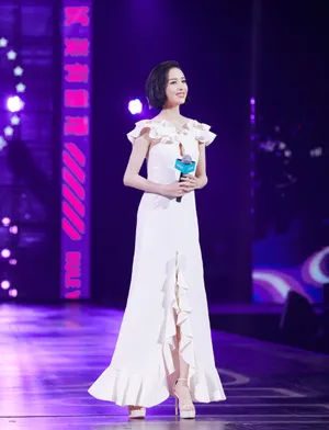 佟丽娅甜美优雅活动照图片_7