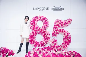 尚雯婕水钻花朵眼妆时尚性感写真图片_5