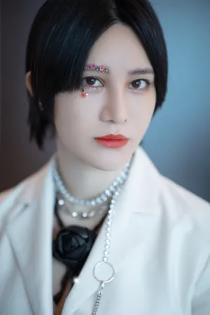 尚雯婕水钻花朵眼妆时尚性感写真图片_10