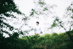 刘昊然俊朗清新早秋写真图片_2