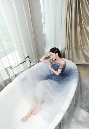 包文婧蓝色纱裙性感写真图片_4