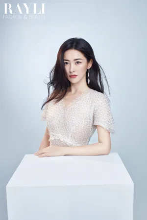 朱珠薄纱黑裙性感写真图片_5