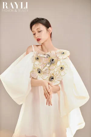 盖玥希吊带裙性感甜美图片_6