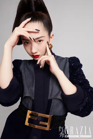 孟美岐复古高马尾黑唇大片写真图片_7