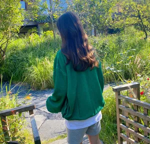 沈梦辰荧光粉衬衫休闲时髦美腿修长美照图片_4