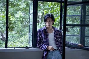 井柏然儒雅文艺帅气写真图片_2
