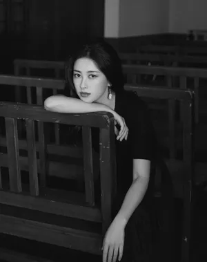 朱珠黑裙性感优雅写真图片_6