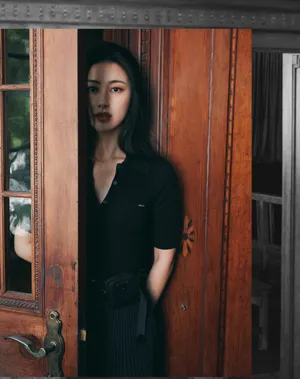 朱珠黑裙性感优雅写真图片_8