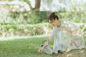 袁姗姗印花裙小清新写真图片_3