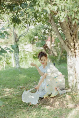 袁姗姗印花裙小清新写真图片_8