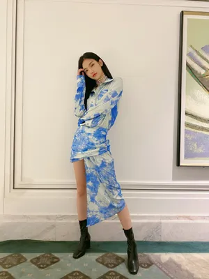 曾可妮蓝裙性感私服照图片_3