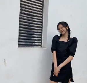 孙千麻花辫清爽养眼图片
