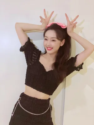 宣璐轻甜俏皮自拍图片_1