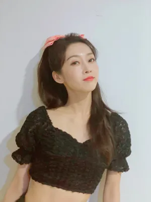 宣璐蝴蝶结露腰私服照图片_8