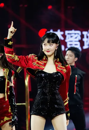 黄龄《乘风破浪的姐姐》十二期剧照图片