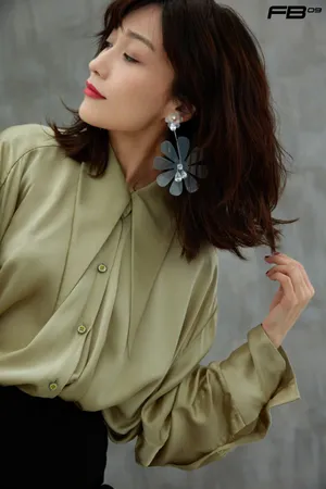 田原浅橄榄色优雅知性写真图片_4