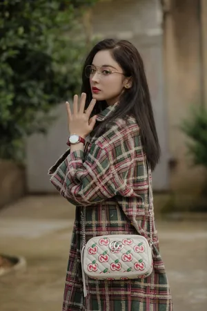 古力娜扎初秋复古光影大片写真图片_5