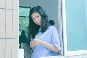 赵今麦俏丽甜美写真花絮图片