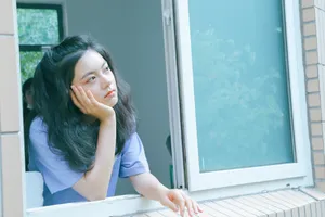 赵今麦俏丽甜美写真花絮图片_6