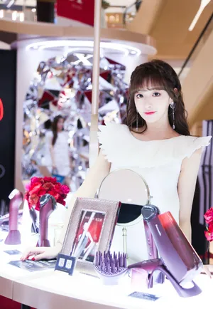 孔雪儿甜美活动照图片_2