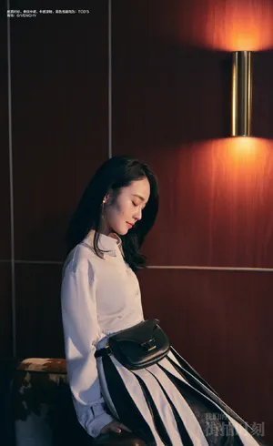张佳宁条纹长裙个性写真图片_3