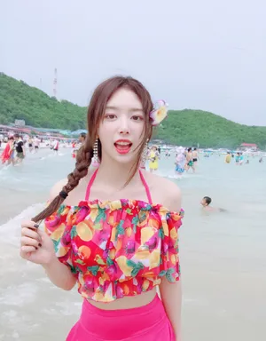 孔雪儿甜美性感旅拍照图片_5