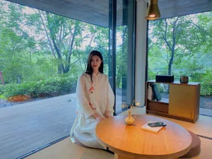 何穗刺绣衫性感优雅图片_3