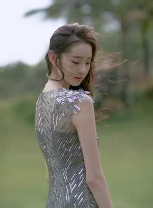 张艺凡海边性感写真图片_2