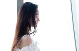 张艺凡吊带纱裙性感写真图片_1