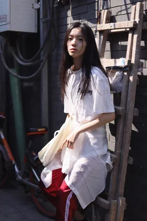 庄达菲胡同清纯街拍写真图片_8