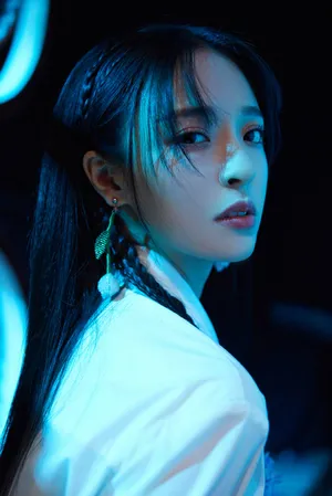 李莎旻子时尚个性写真图片_5