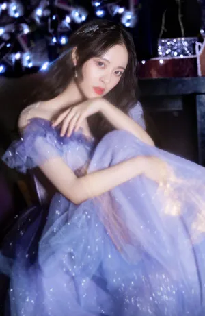 李莎旻子星空裙唯美写真图片