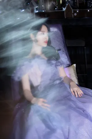 李莎旻子星空裙唯美写真图片_2