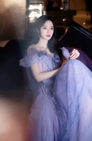 李莎旻子星空裙唯美写真图片_3