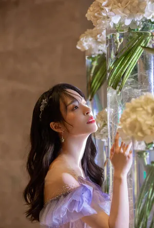 李莎旻子星空裙唯美写真图片_4